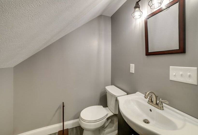 Fombell Home W/ Private Deck: 36 Mi To Pittsburgh