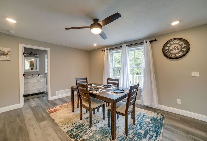 Fombell Home W/ Private Deck: 36 Mi To Pittsburgh