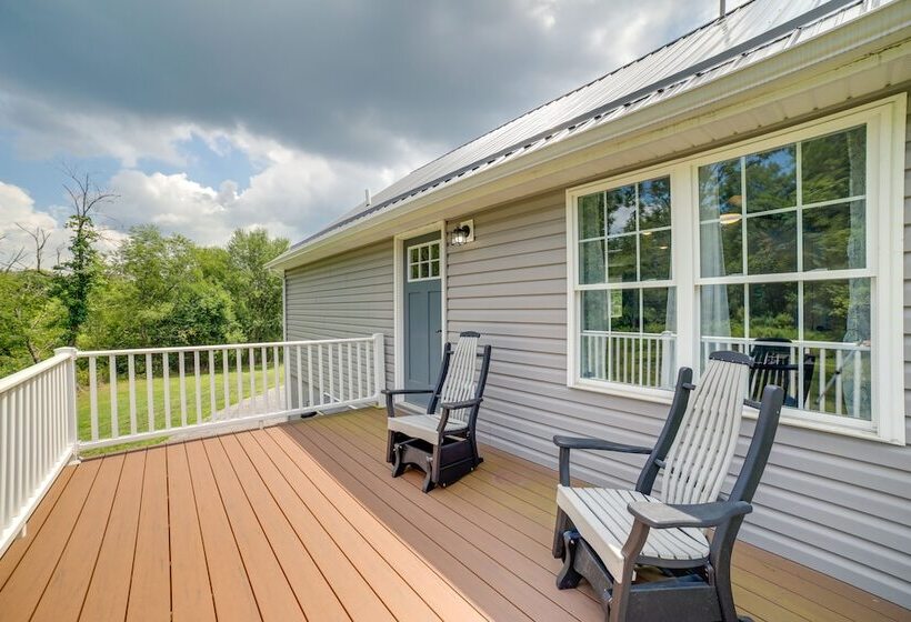 Fombell Home W/ Private Deck: 36 Mi To Pittsburgh