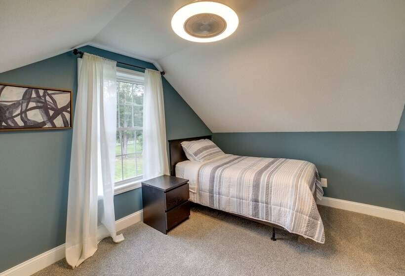 Fombell Home W/ Private Deck: 36 Mi To Pittsburgh