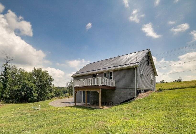 Fombell Home W/ Private Deck: 36 Mi To Pittsburgh