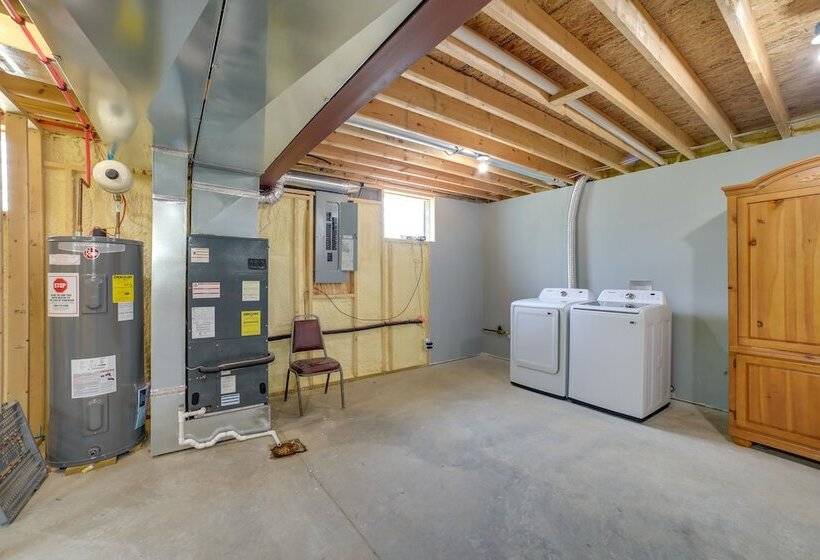 Fombell Home W/ Private Deck: 36 Mi To Pittsburgh