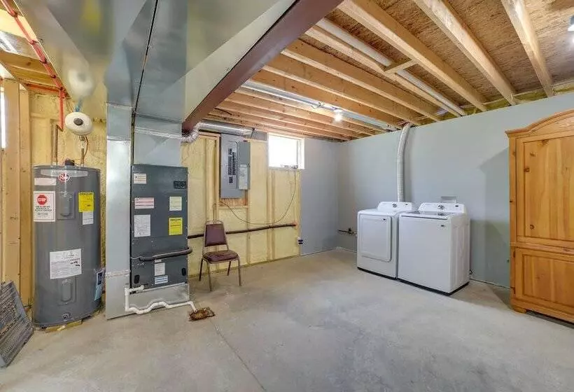 Fombell Home W/ Private Deck: 36 Mi To Pittsburgh
