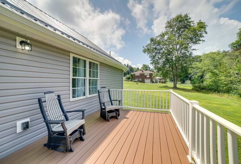 Fombell Home W/ Private Deck: 36 Mi To Pittsburgh