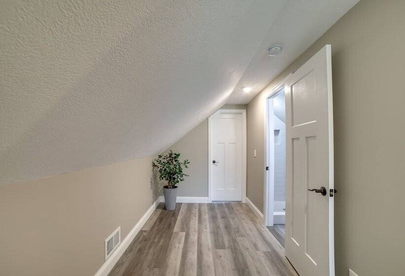 Fombell Home W/ Private Deck: 36 Mi To Pittsburgh