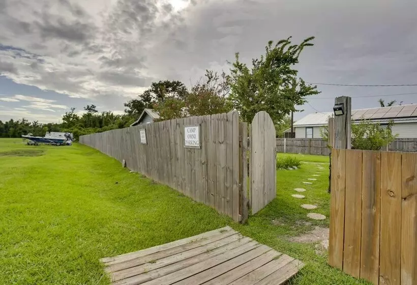 Golden Meadow Getaway: Patio, Grill, And Kayaks!