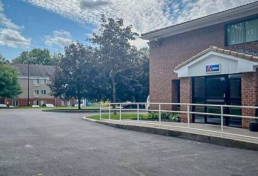 Hotelli Studio 6 Suites East Syracuse Airport