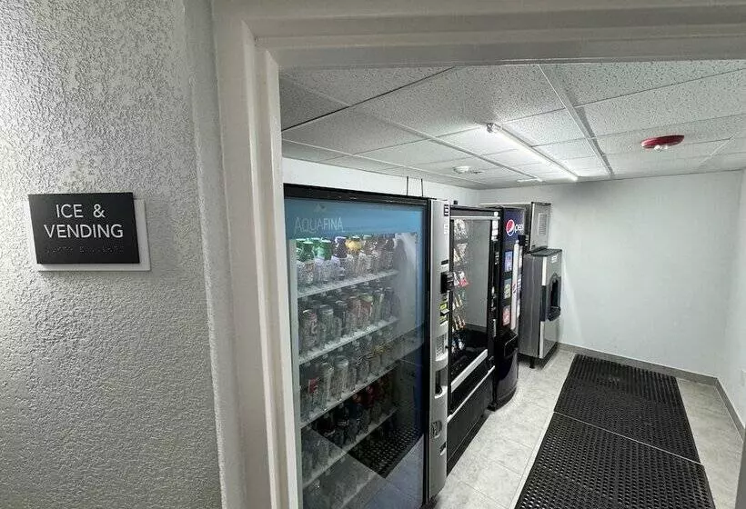 Hotelli Studio 6 Suites East Syracuse Airport