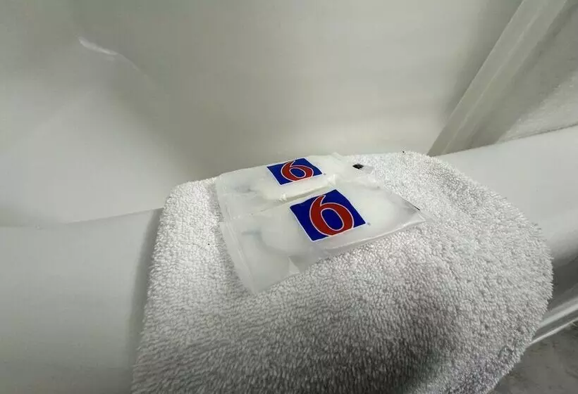 Hotelli Studio 6 Suites East Syracuse Airport