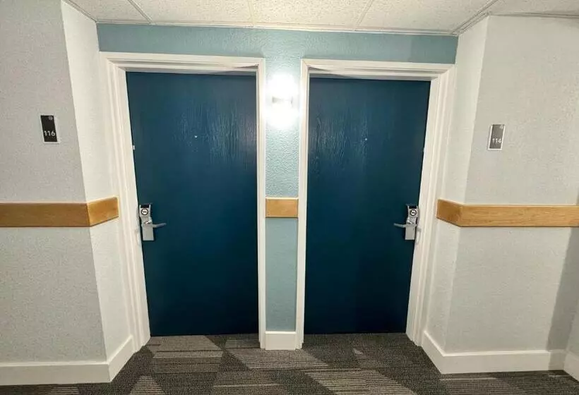 Hotelli Studio 6 Suites East Syracuse Airport