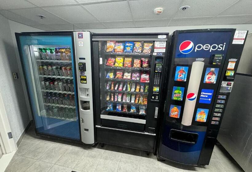 فندق Studio 6 Suites East Syracuse Airport