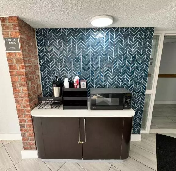 Hotelli Studio 6 Suites East Syracuse Airport