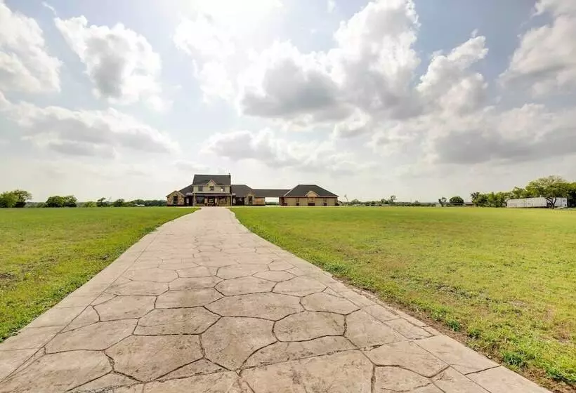 The Oasis Ranch 20 Acre Ranch In Whitewright!