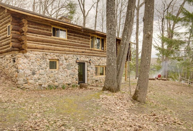 Lakefront Fence Home W/ Private Hot Tub!