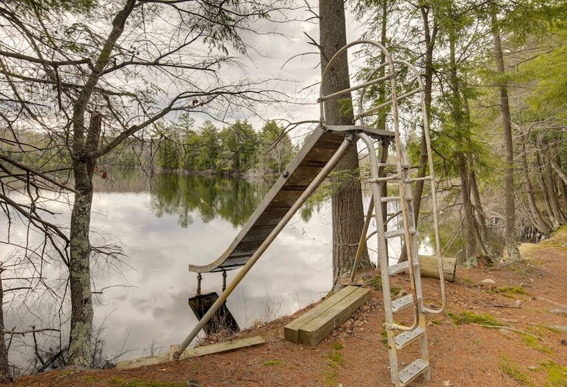 Lakefront Fence Home W/ Private Hot Tub!