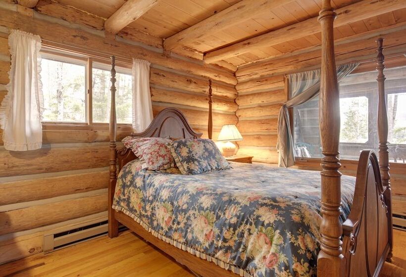 Lakefront Fence Home W/ Private Hot Tub!