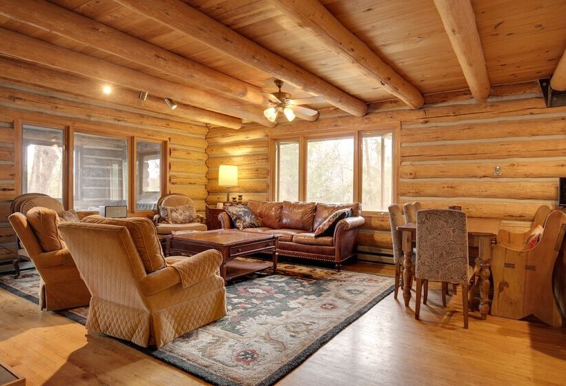 Lakefront Fence Home W/ Private Hot Tub!