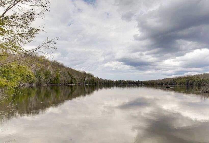 Lakefront Fence Home W/ Private Hot Tub!
