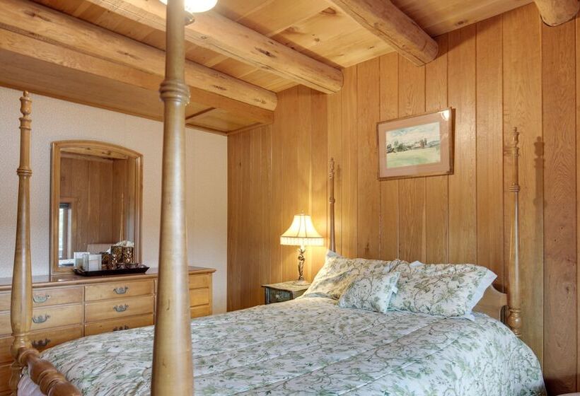 Lakefront Fence Home W/ Private Hot Tub!