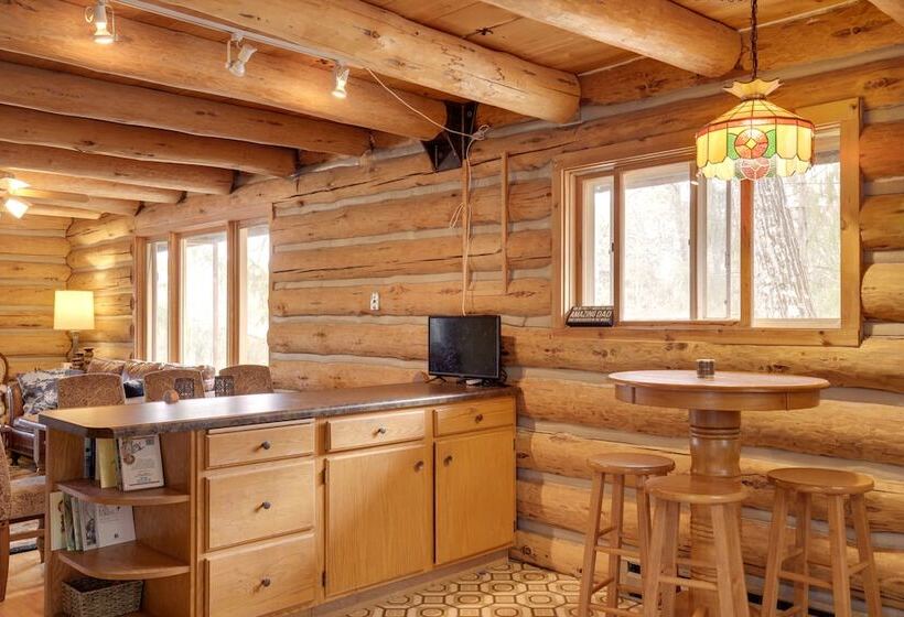 Lakefront Fence Home W/ Private Hot Tub!