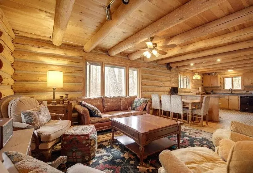 Lakefront Fence Home W/ Private Hot Tub!