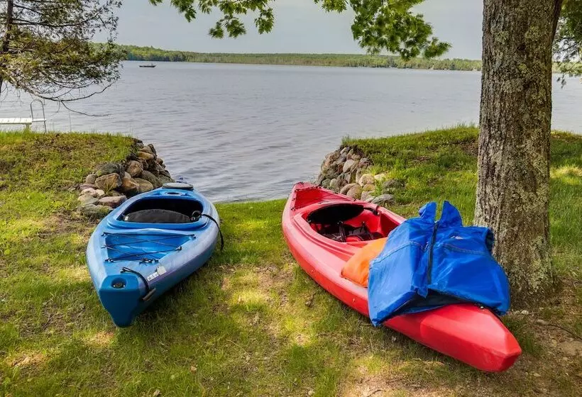 Lakefront Pearson Cottage W/ Swim Dock + Kayaks!