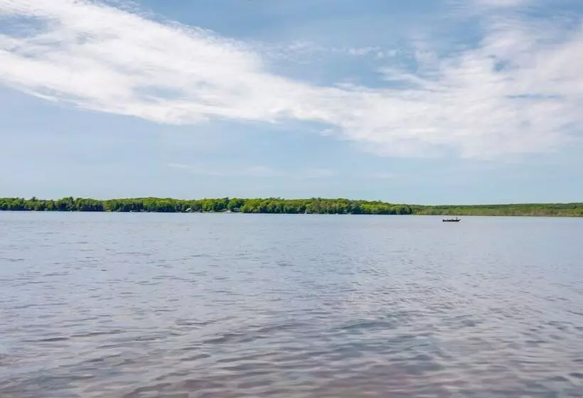 Lakefront Pearson Cottage W/ Swim Dock + Kayaks!
