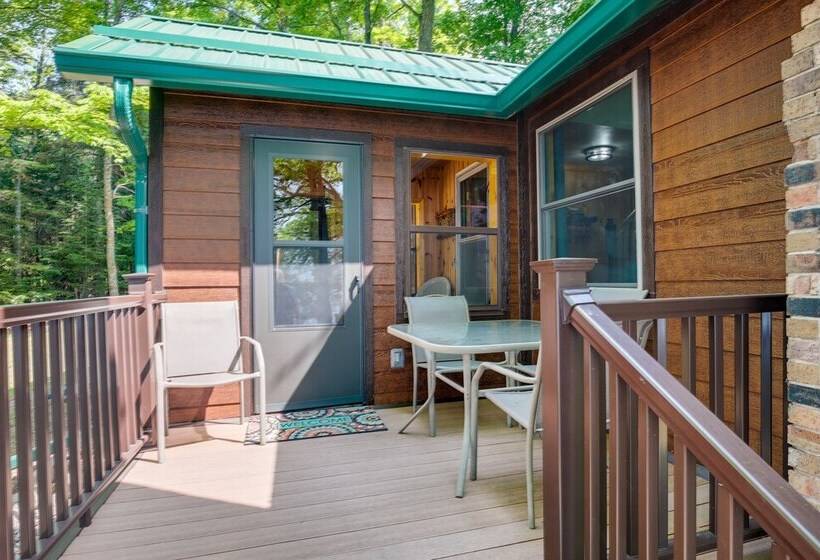 Lakefront Pearson Cottage W/ Swim Dock + Kayaks!