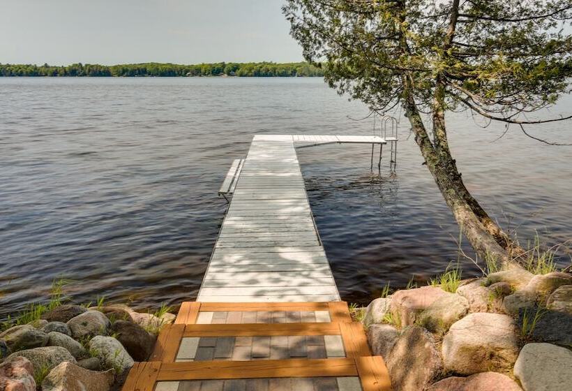 Lakefront Pearson Cottage W/ Swim Dock + Kayaks!
