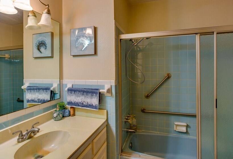 Pet Friendly Cartwright Home W/ Private Backyard!