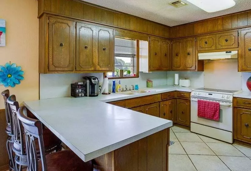 Pet Friendly Cartwright Home W/ Private Backyard!