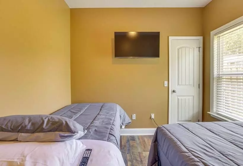 Pet Friendly Moundville Home W/ Fenced Backyard!