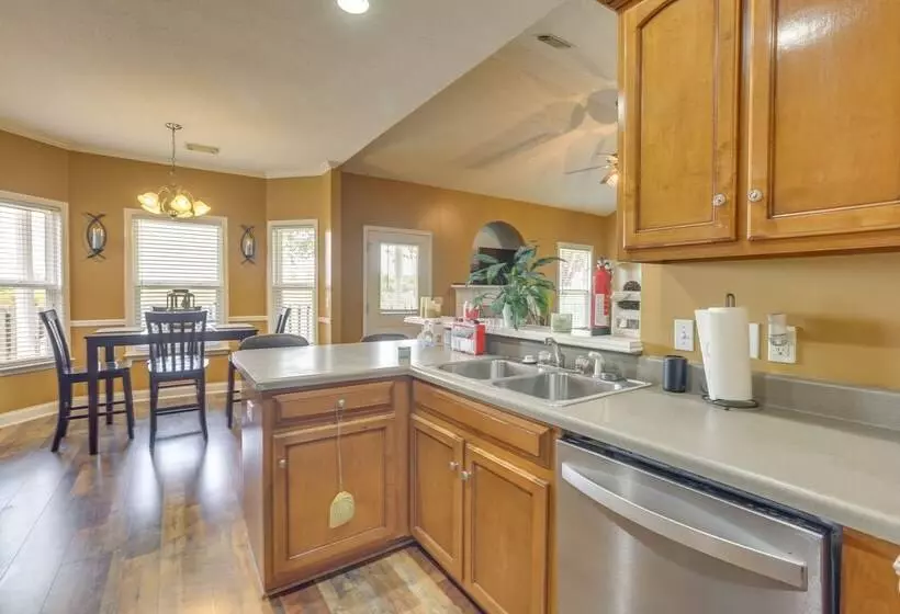 Pet Friendly Moundville Home W/ Fenced Backyard!