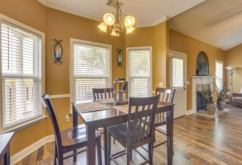 Pet Friendly Moundville Home W/ Fenced Backyard!