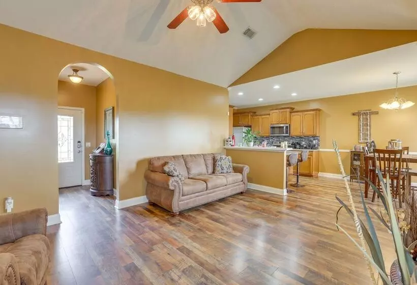 Pet Friendly Moundville Home W/ Fenced Backyard!