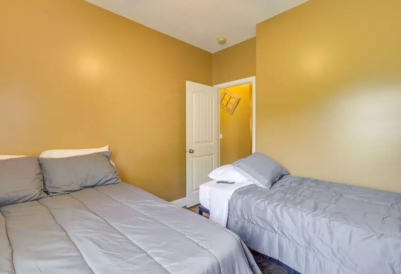 Pet Friendly Moundville Home W/ Fenced Backyard!