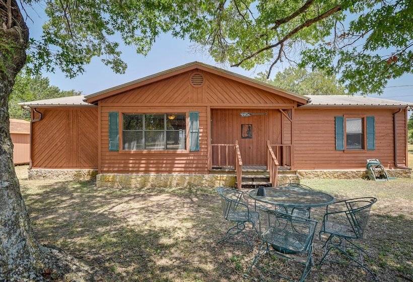 Screened In Deck & Dock Access: Texas Home!