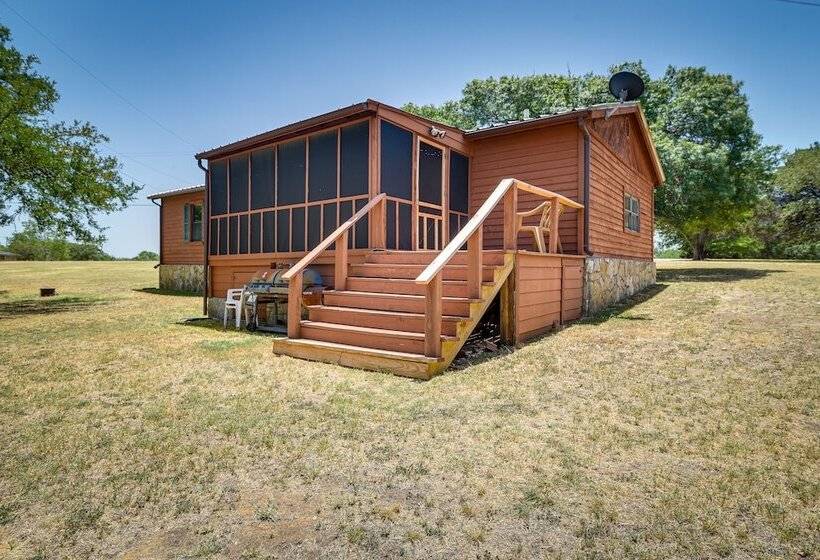 Screened In Deck & Dock Access: Texas Home!