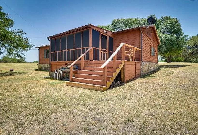 Screened In Deck & Dock Access: Texas Home!