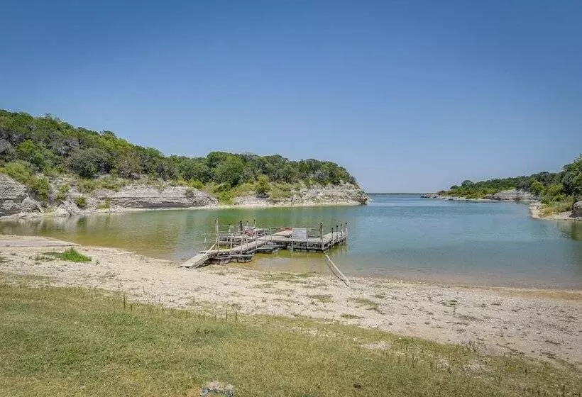 Screened In Deck & Dock Access: Texas Home!