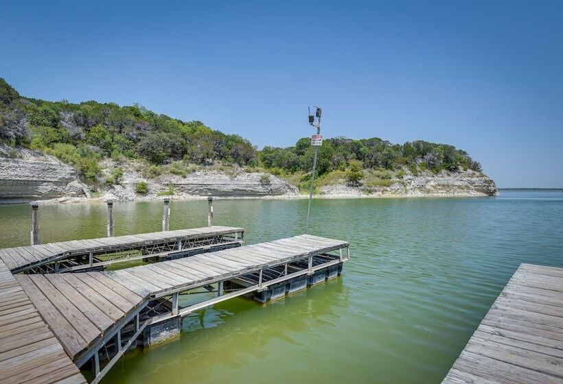 Screened In Deck & Dock Access: Texas Home!