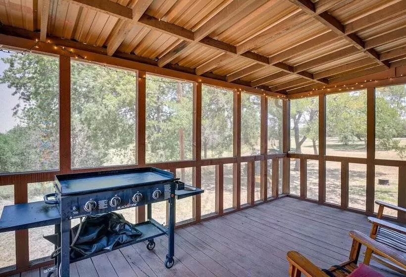 Screened In Deck & Dock Access: Texas Home!