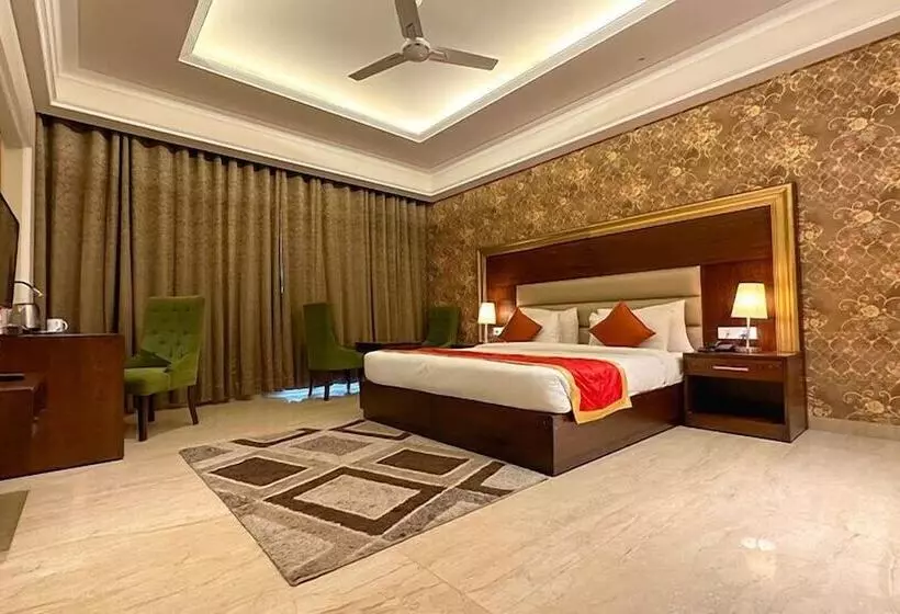 Lomakeskus Royal Kingdom Sarovar Portico Pilibhit