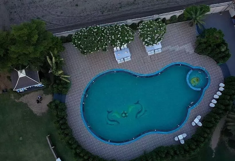 Lomakeskus Royal Kingdom Sarovar Portico Pilibhit