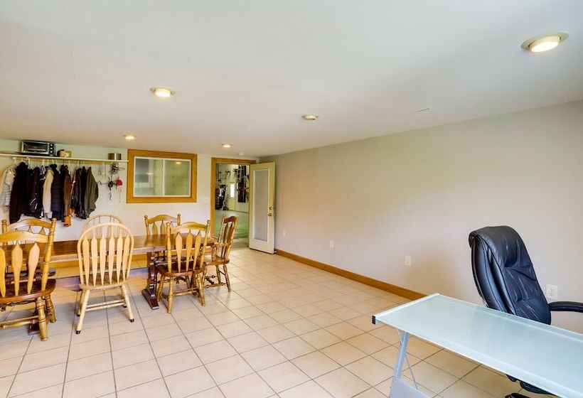 Wfh Friendly Lawrence Escape W/ Lake Access