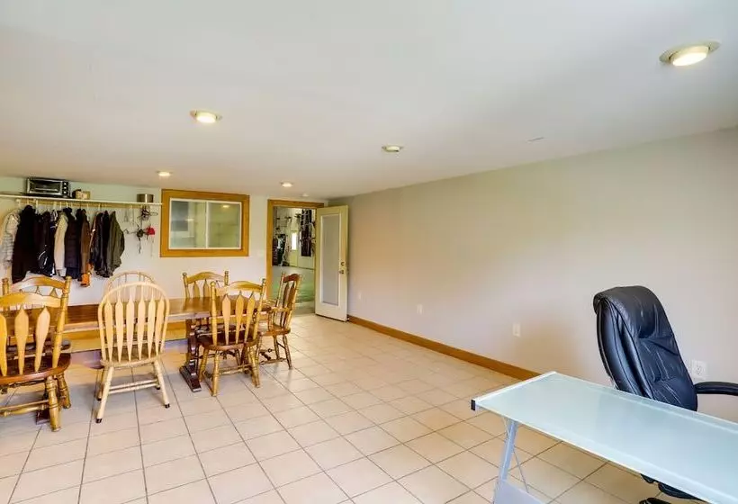 Wfh Friendly Lawrence Escape W/ Lake Access