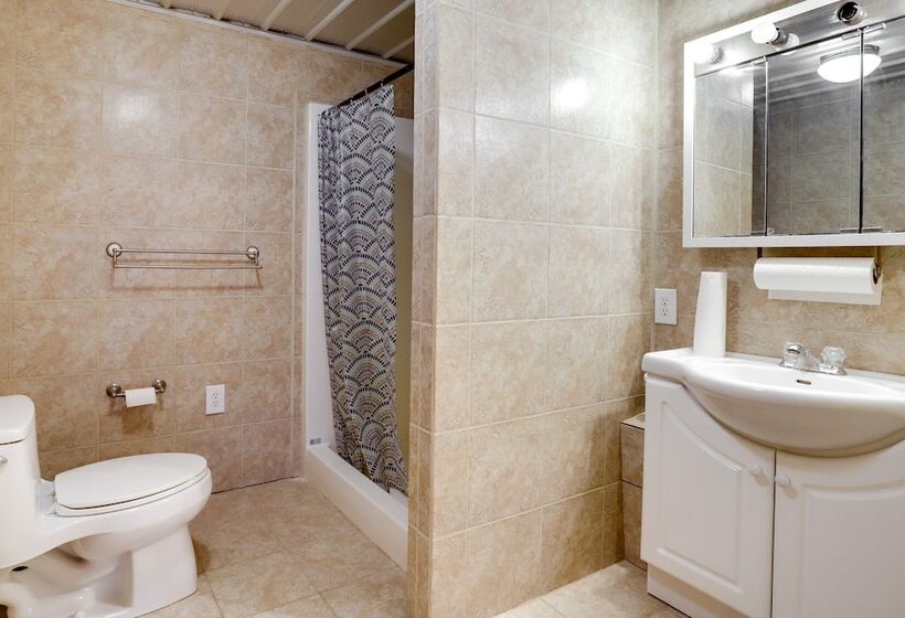 Wfh Friendly Lawrence Escape W/ Lake Access