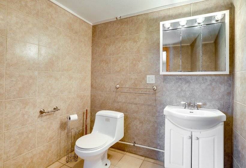 Wfh Friendly Lawrence Escape W/ Lake Access