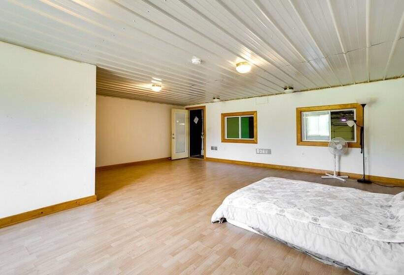 Wfh Friendly Lawrence Escape W/ Lake Access