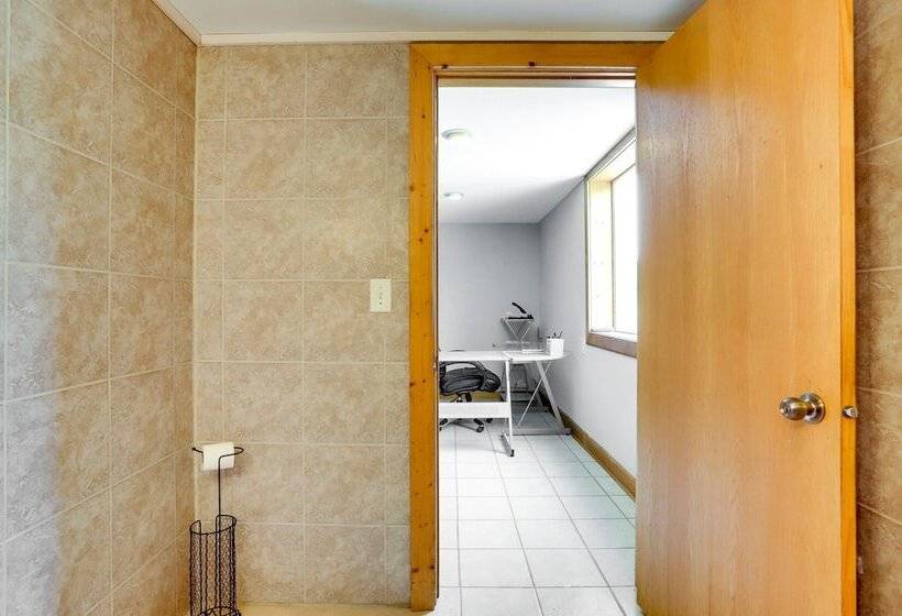 Wfh Friendly Lawrence Escape W/ Lake Access